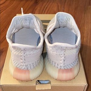 LIKE NEW! Authentic Yeezy Boost 350 V2 (Citrin)